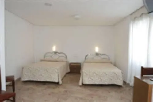 招待所 阿拉贡酒店 2*