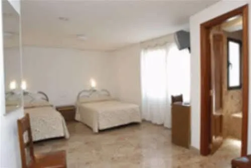 阿拉贡酒店 2* 特鲁埃尔